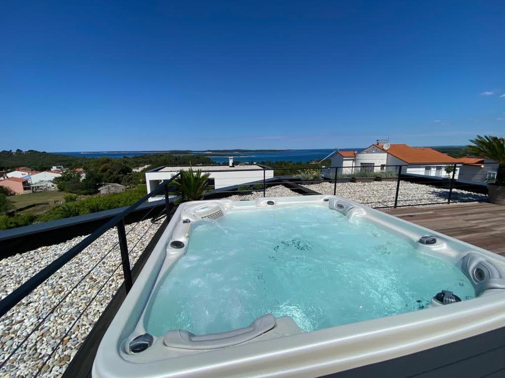 Luxury Villa Aruna Πούλα Εξωτερικό φωτογραφία